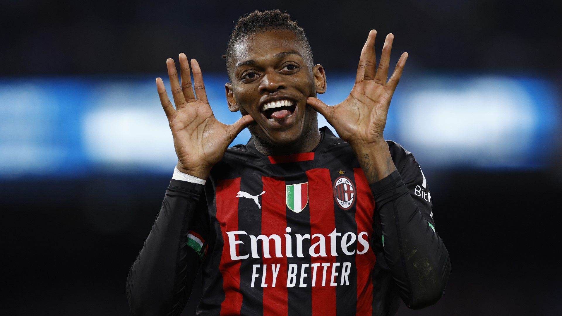 Rafael Leao sparks Manchester United links